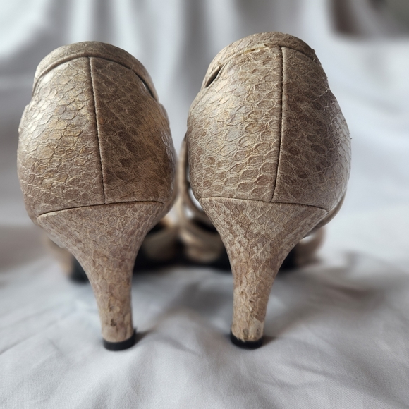 Life Stride Seamless Champagne/Gold Heels Size 7.5 - Picture 6 of 10